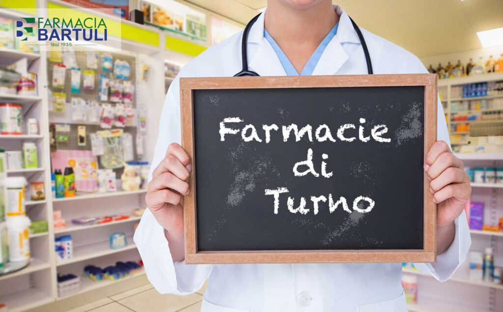 scritta farmacie di turno su una lavagna
